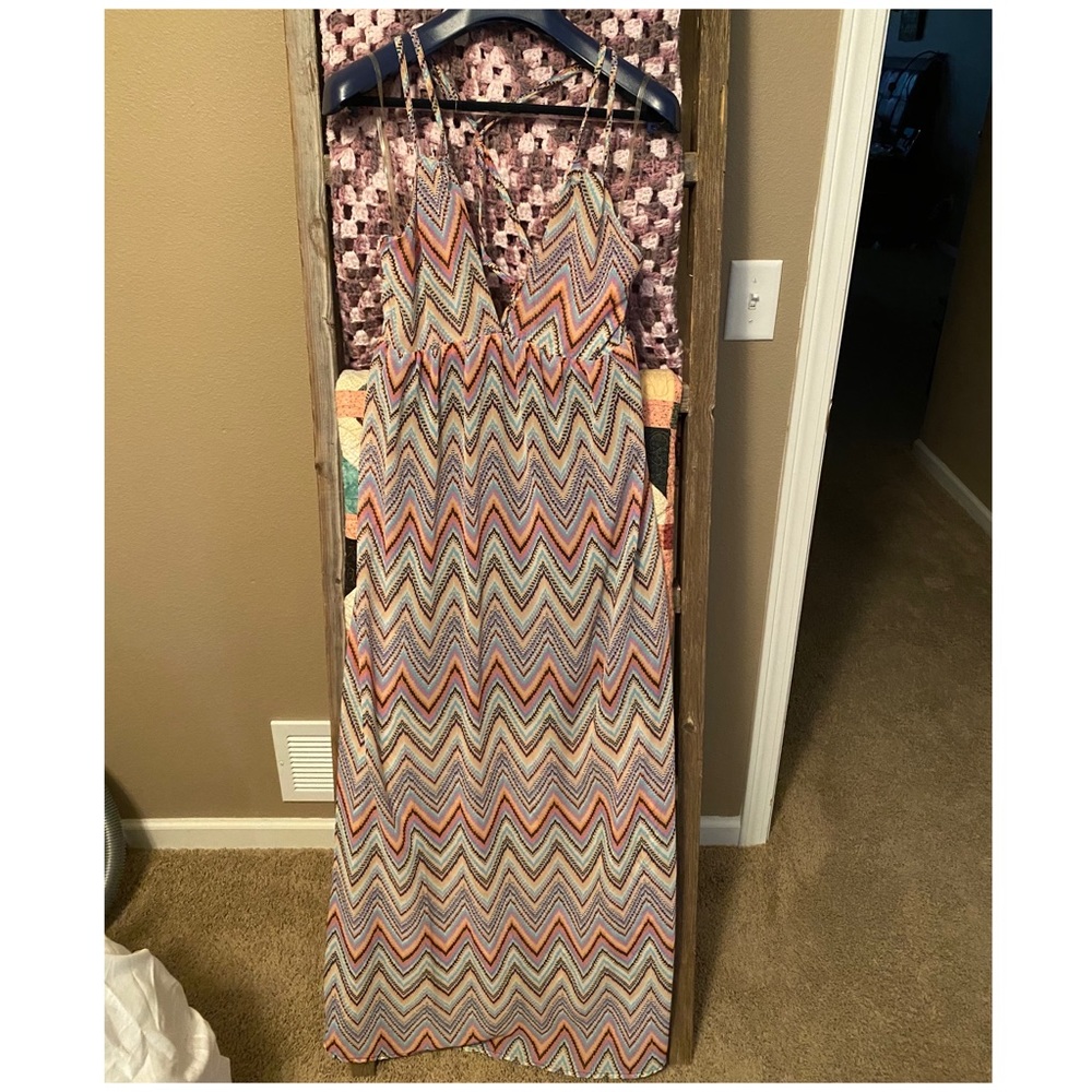 Gorgeous maxi dress!